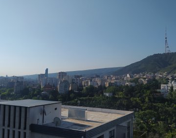 იყიდება 2 ოთახიანი ბინა