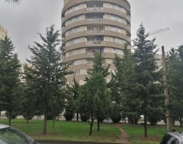 იყიდება 2 ოთახიანი ბინა