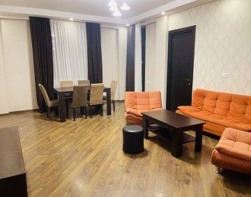 ქირავდება დღიურად 3 ოთახიანი ბინა