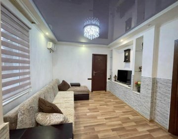 გირავდება 4 ოთახიანი ბინა