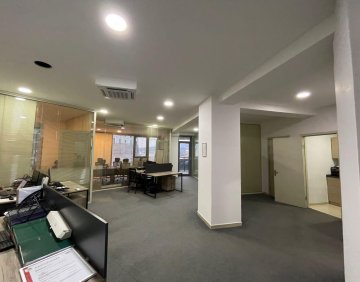 For rent 137 m² commercial premise