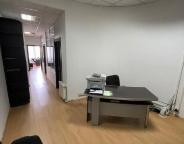 For rent 81 m² commercial premise