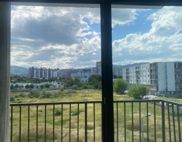 იყიდება 3 ოთახიანი ბინა