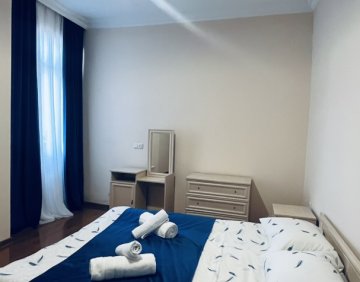 ქირავდება დღიურად 2 ოთახიანი ბინა