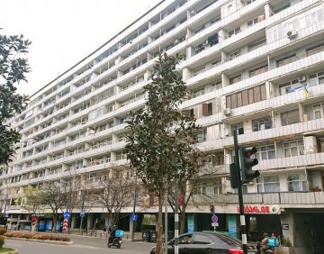 ქირავდება 5 ოთახიანი ბინა