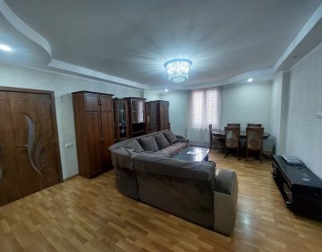 იყიდება 4 ოთახიანი ბინა
