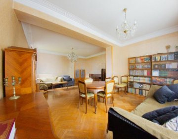For sale 5 room flat