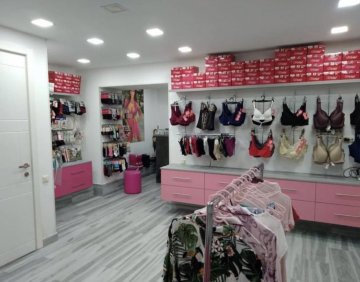 იყიდება 30 მ² კომერციული ფართი