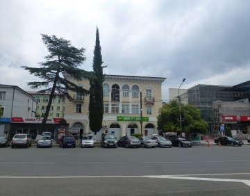 იყიდება 5 ოთახიანი ბინა