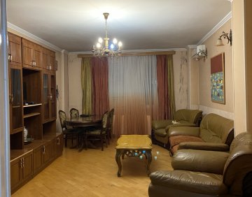 Сдаётся 3 Комнатная квартира