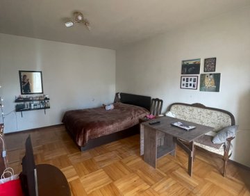 იყიდება 1 ოთახიანი ბინა