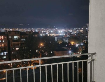 იყიდება 3 ოთახიანი ბინა
