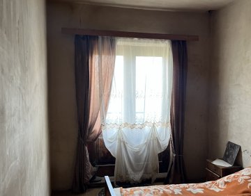 იყიდება 4 ოთახიანი ბინა