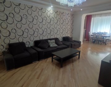 Продается 3 Комнатная квартира