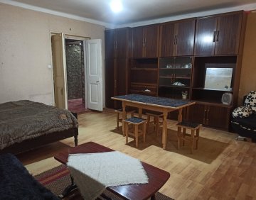 ქირავდება 2 ოთახიანი ბინა