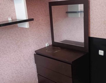 იყიდება 2 ოთახიანი ბინა