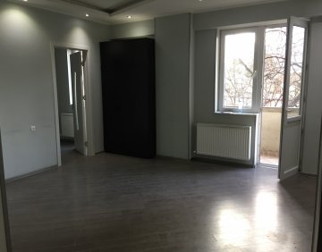 For rent 82 m² commercial premise