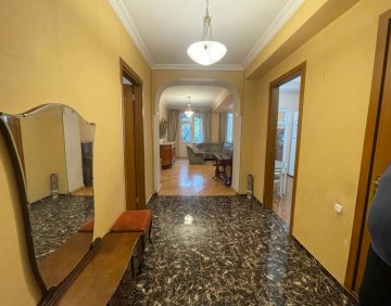 Продается 3 Комнатная квартира