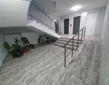 იყიდება 3 ოთახიანი ბინა