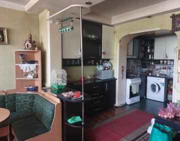 Продается 3 Комнатная квартира