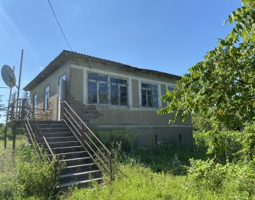 For sale 1630 m² house