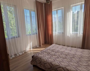 For rent 250 m² house