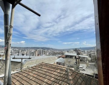 ქირავდება 2 ოთახიანი ბინა