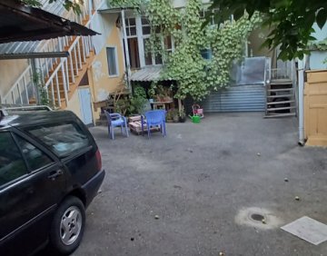 იყიდება 3 ოთახიანი ბინა
