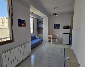 ქირავდება 2 ოთახიანი ბინა