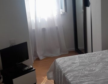 იყიდება 2 ოთახიანი ბინა