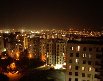 იყიდება 2 ოთახიანი ბინა