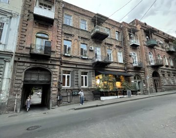 ქირავდება 3 ოთახიანი ბინა